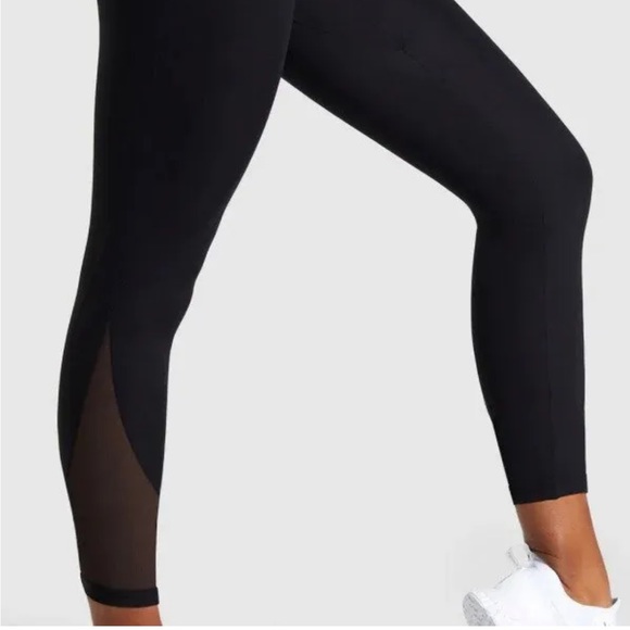 Gymshark NWT Legacy Fitness Leggings Medium - Picture 4 of 9
